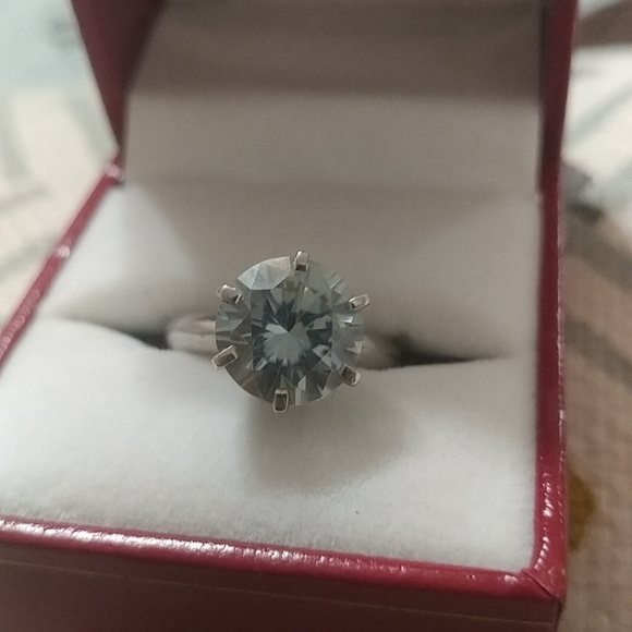 3ct round Blue Moissanite engagement ring - Picture 3 of 4